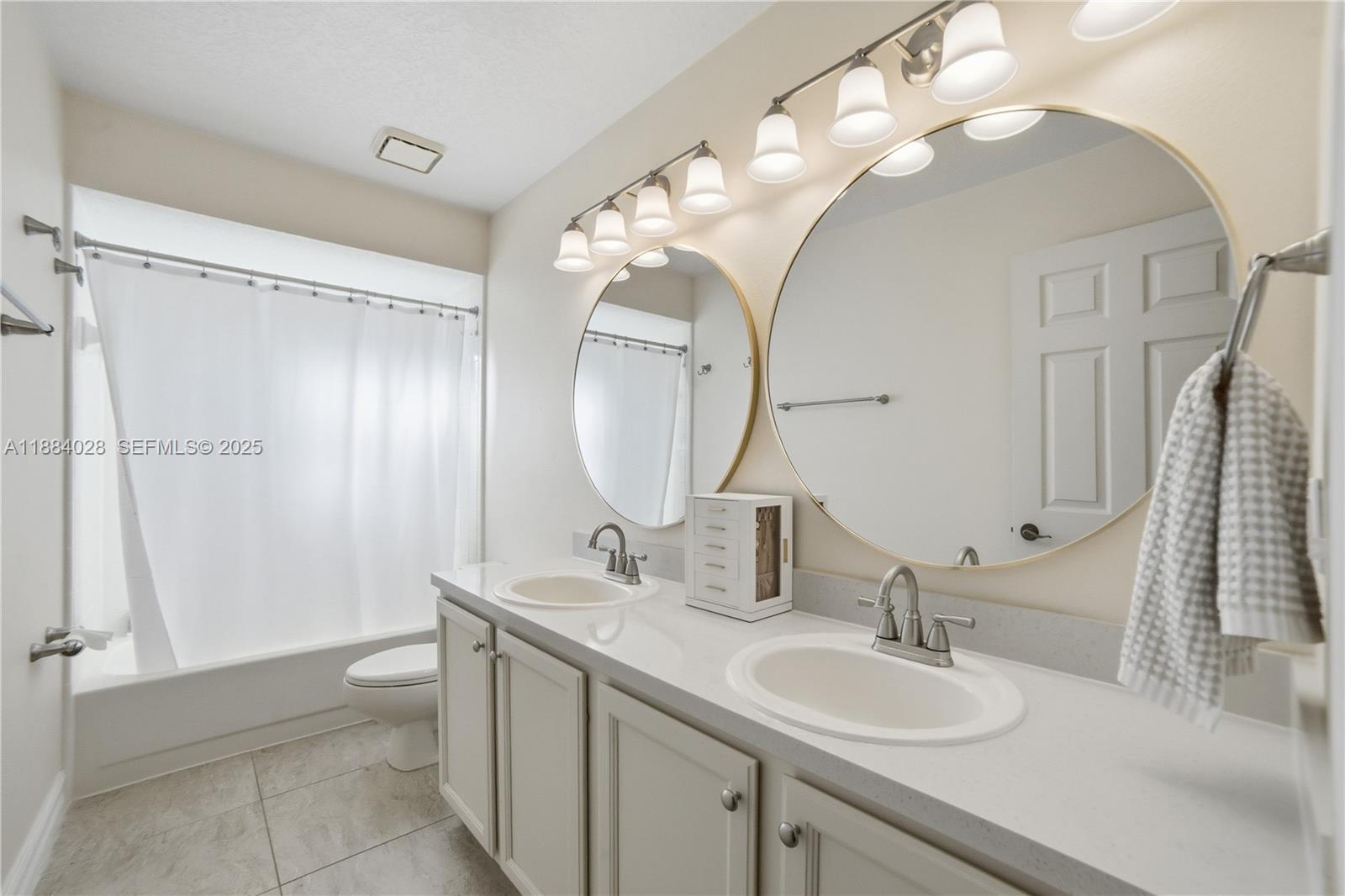 1963 S Prairie Dunes Ct