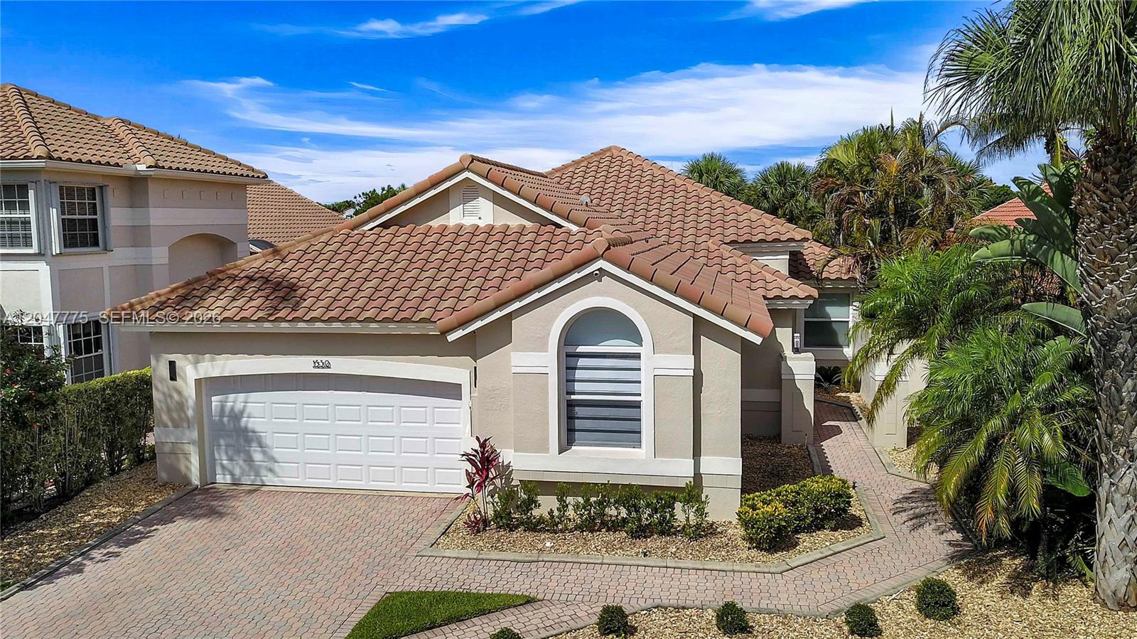 1530 W Lacosta Dr W