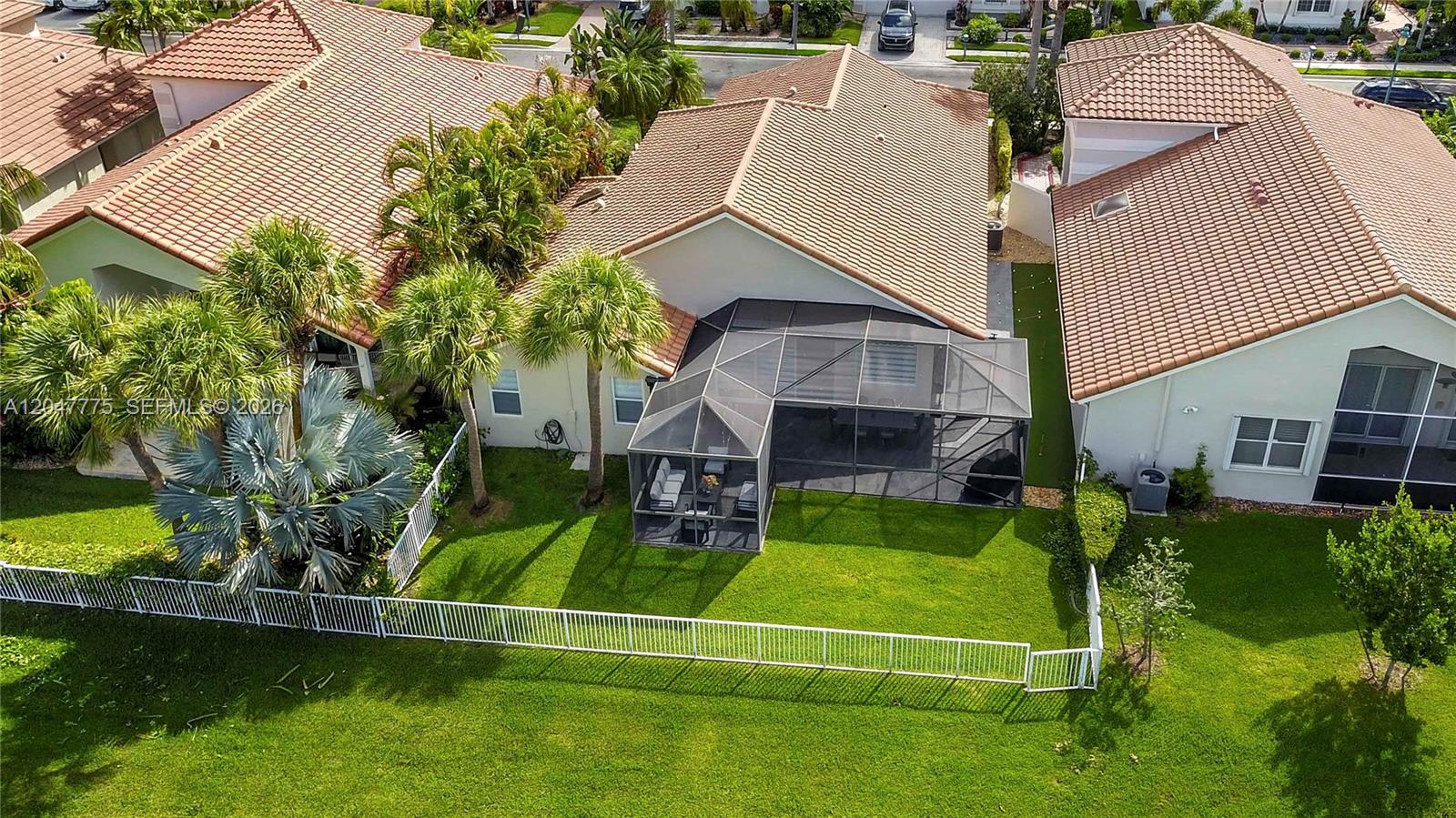 1530 W Lacosta Dr W