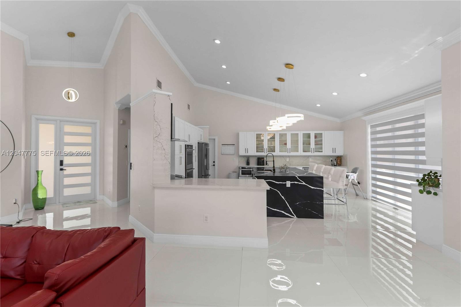 1530 W Lacosta Dr W