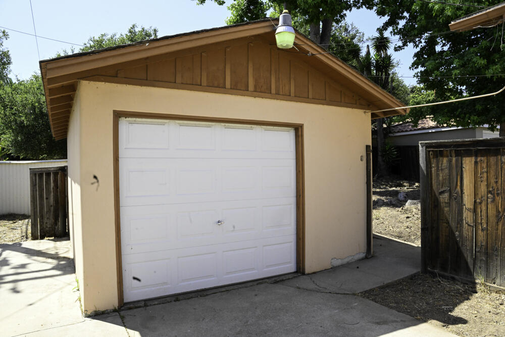 337 E Calle Laureles
