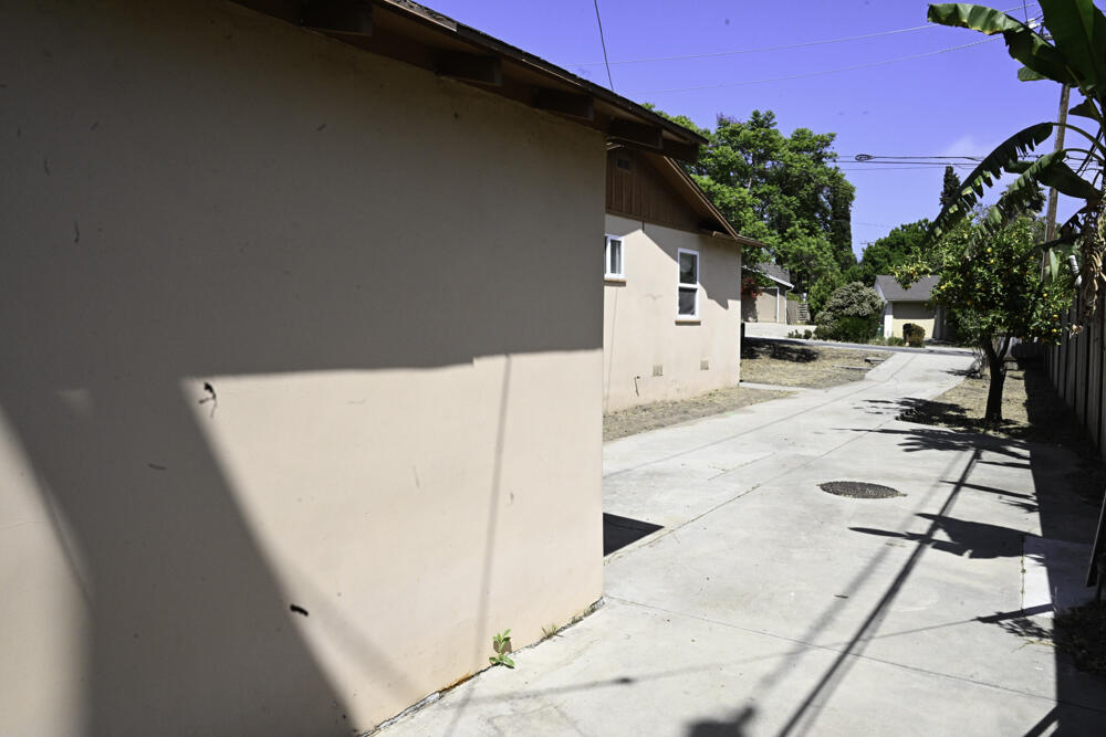 337 E Calle Laureles