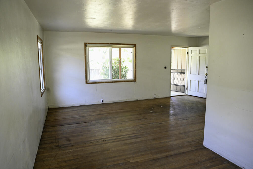 337 E Calle Laureles