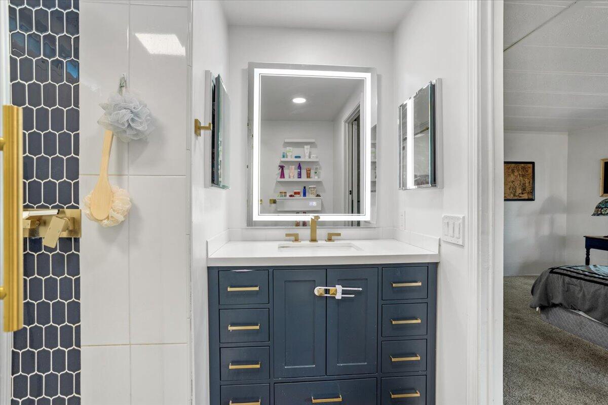 5700 Via Real Unit 106