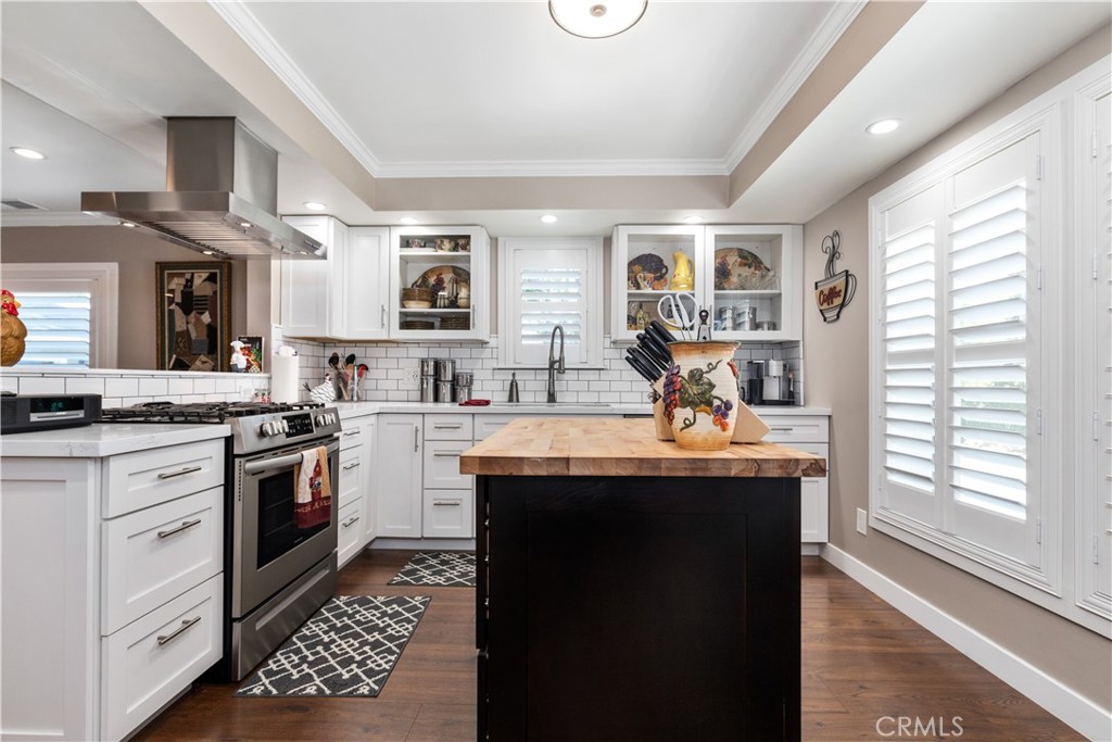 7555 San Andres Avenue