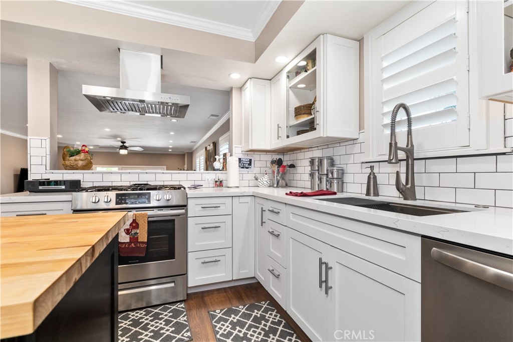 7555 San Andres Avenue