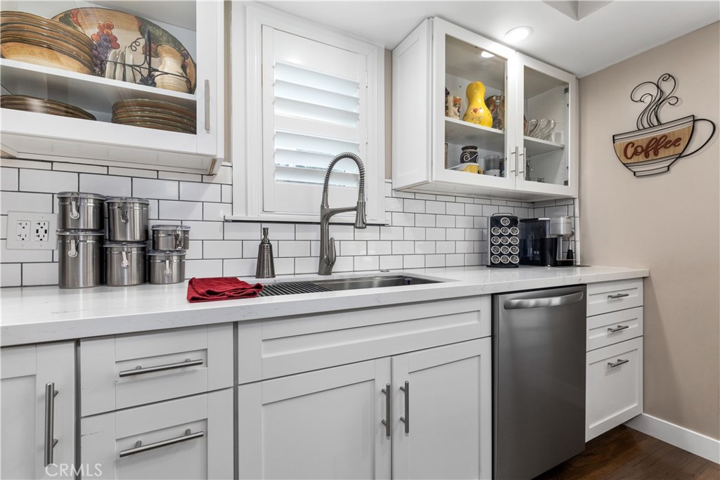 7555 San Andres Avenue