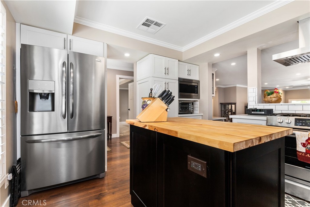 7555 San Andres Avenue