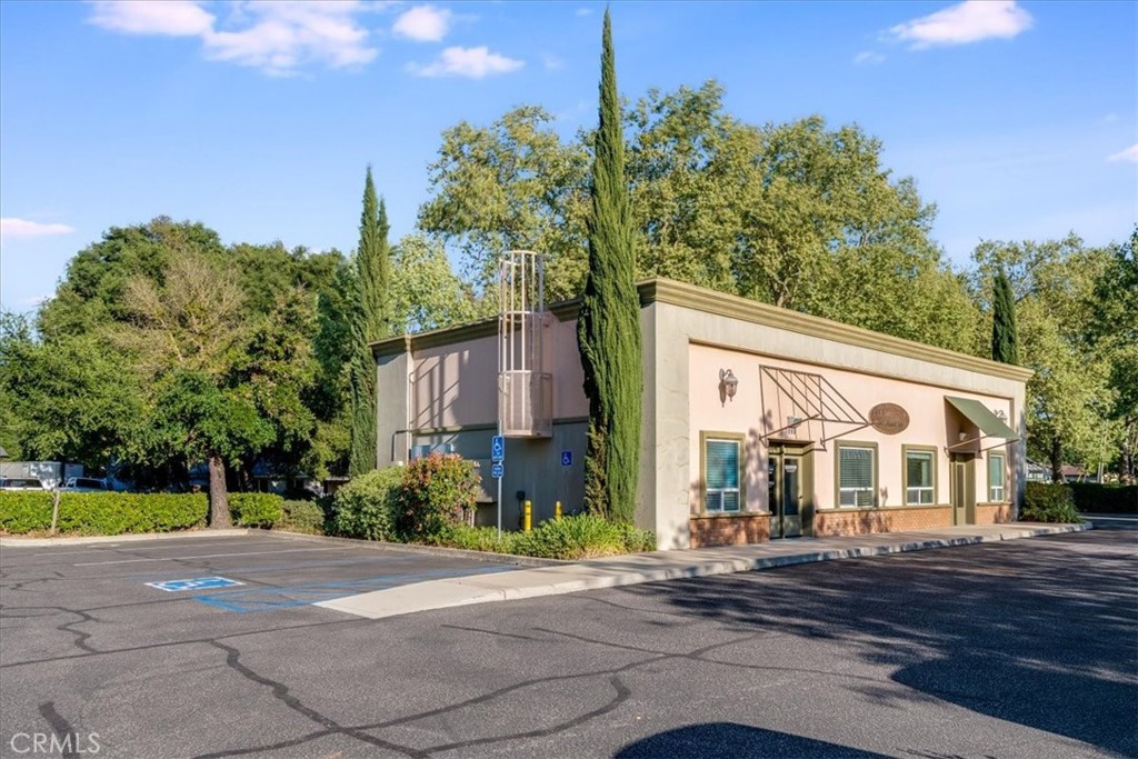7090 Atascadero
