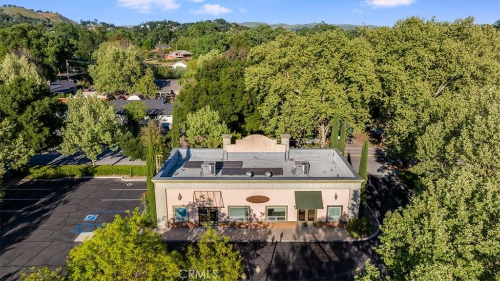 7090 Atascadero