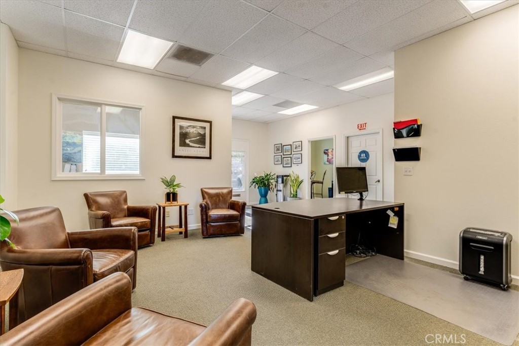 7090 Atascadero