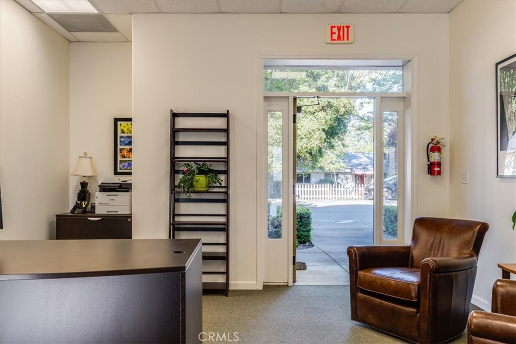 7090 Atascadero