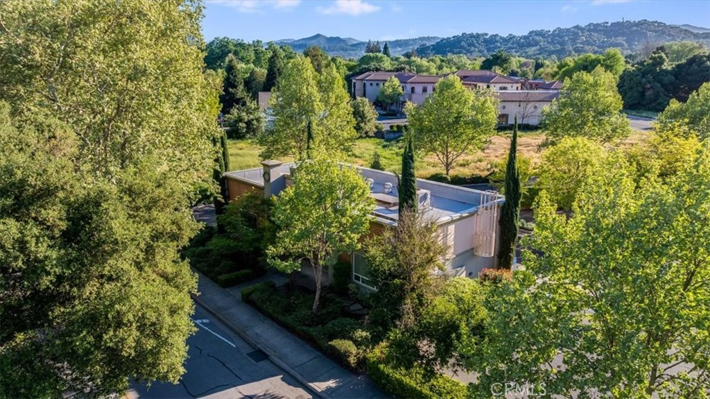 7090 Atascadero
