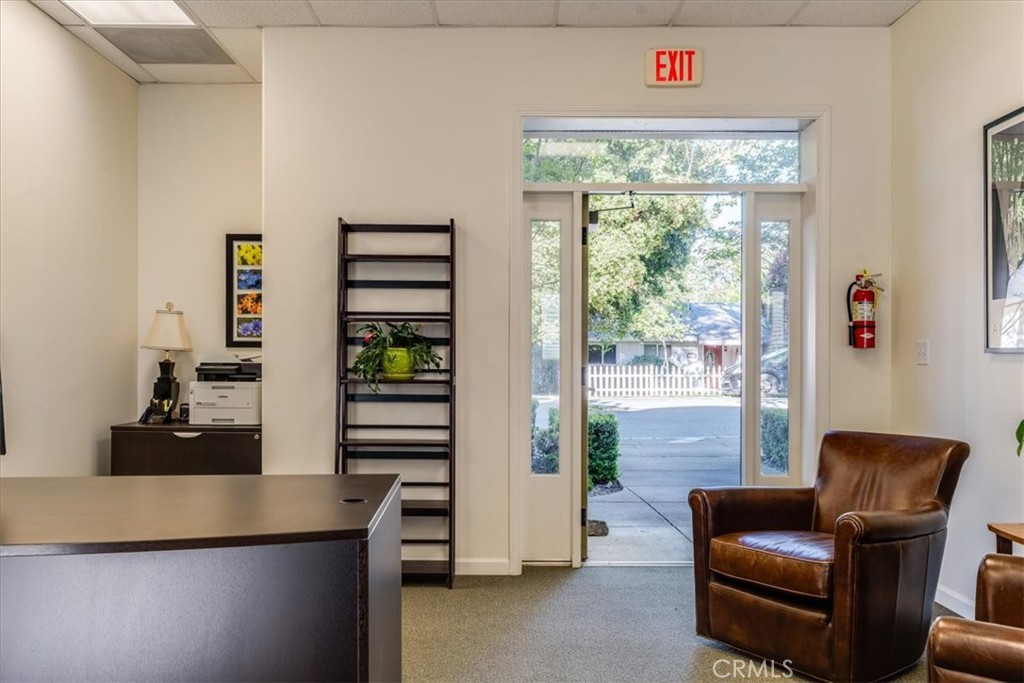 7090 Atascadero