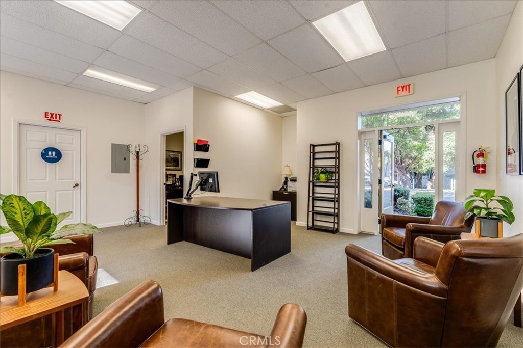 7090 Atascadero
