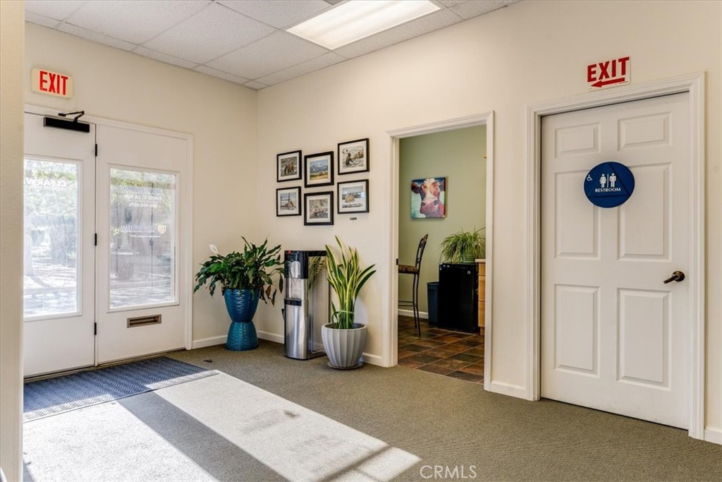 7090 Atascadero