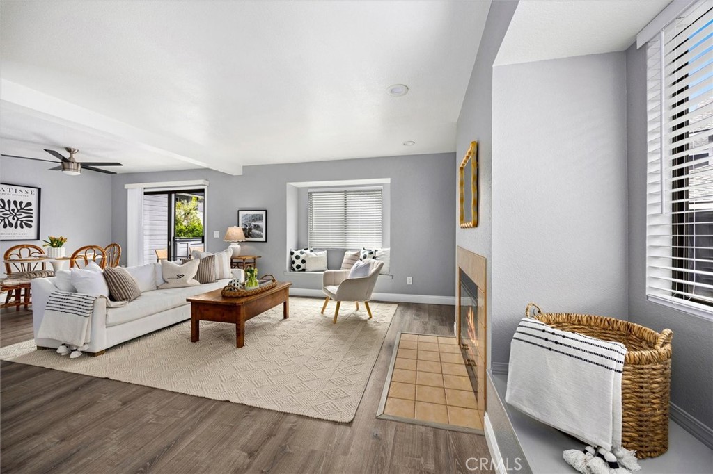 2221 King Court 40
