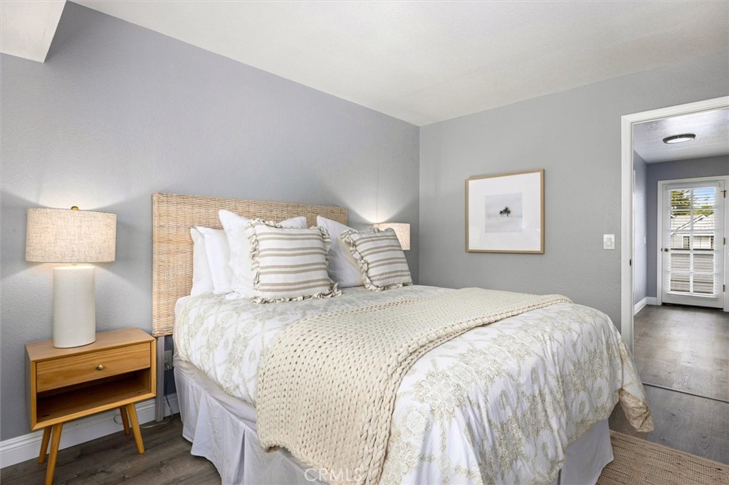 2221 King Court 40