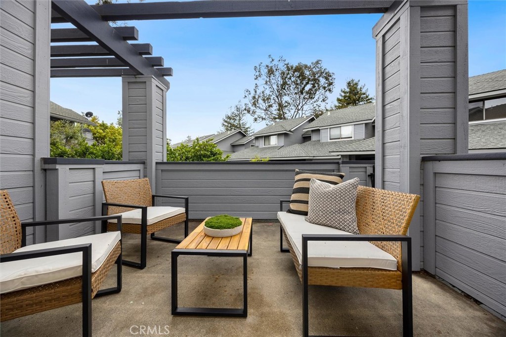 2221 King Court 40