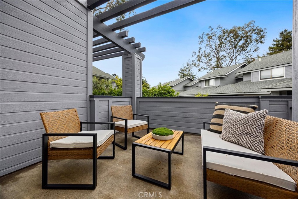 2221 King Court 40