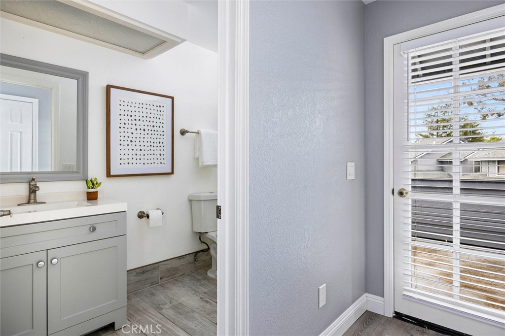 2221 King Court 40