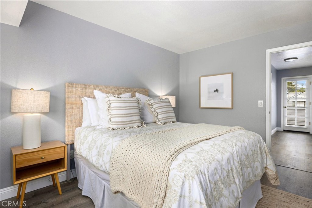 2221 King Court 40