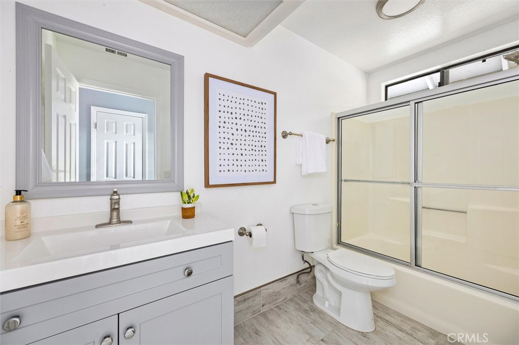 2221 King Court 40