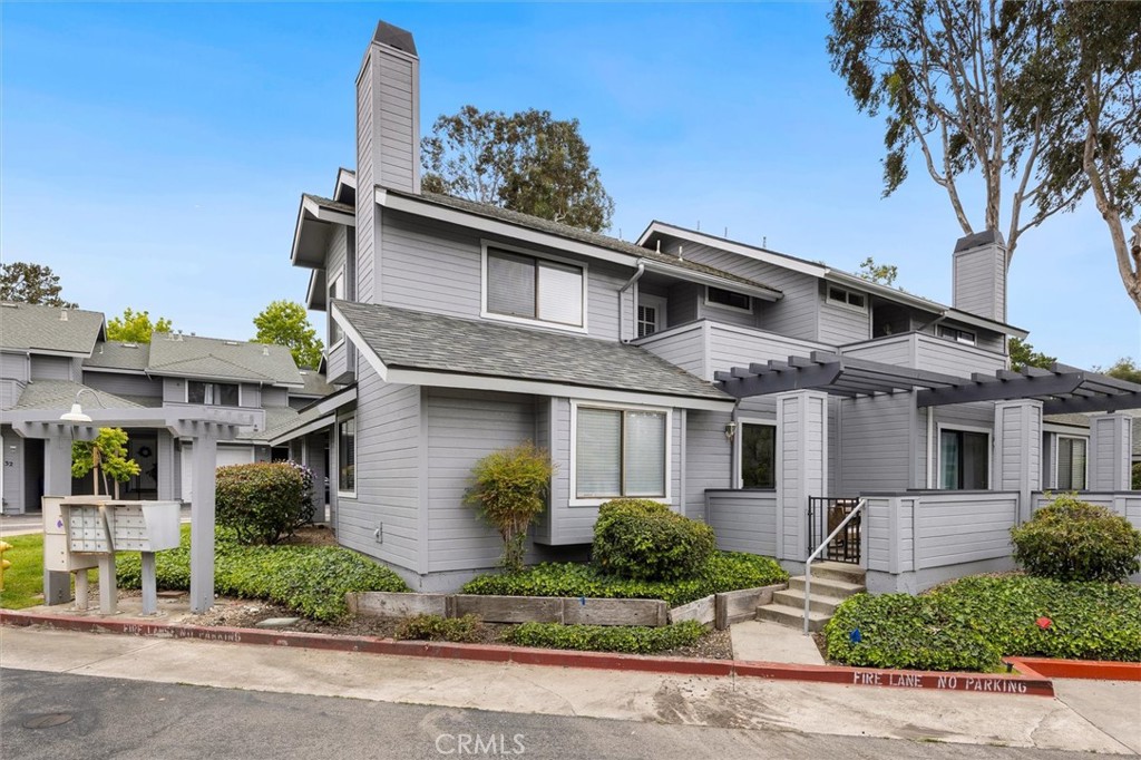2221 King Court 40