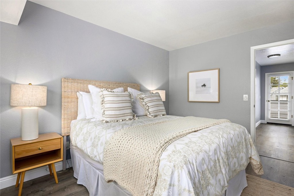 2221 King Court 40