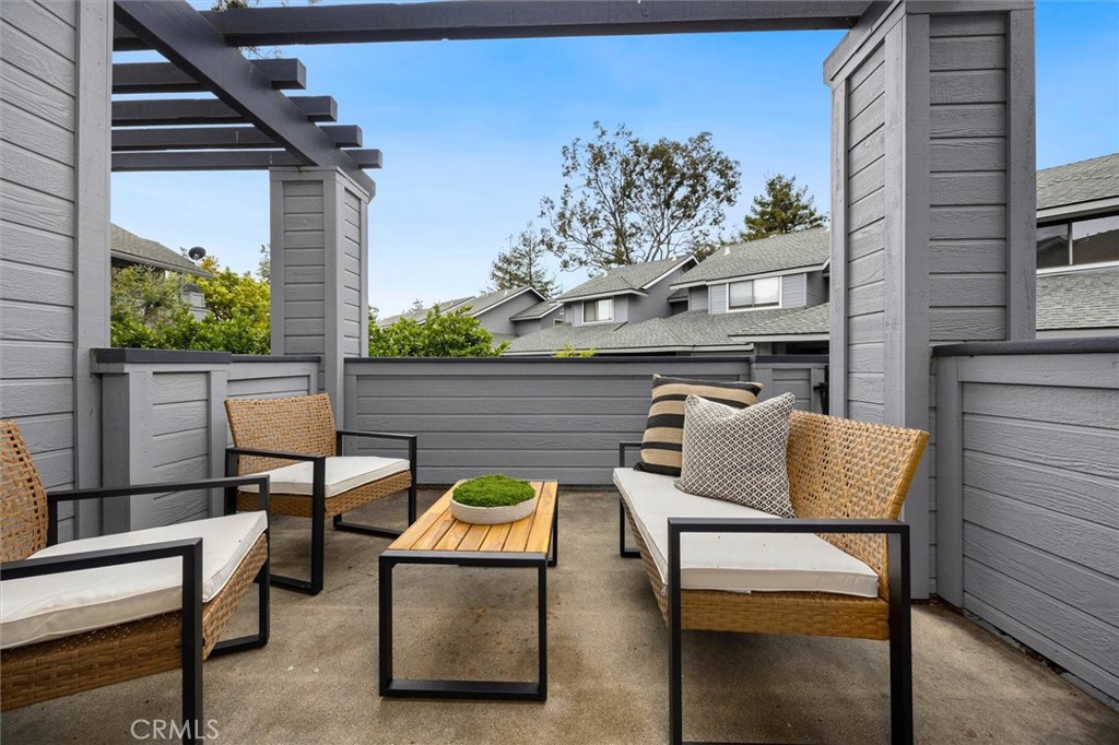 2221 King Court 40