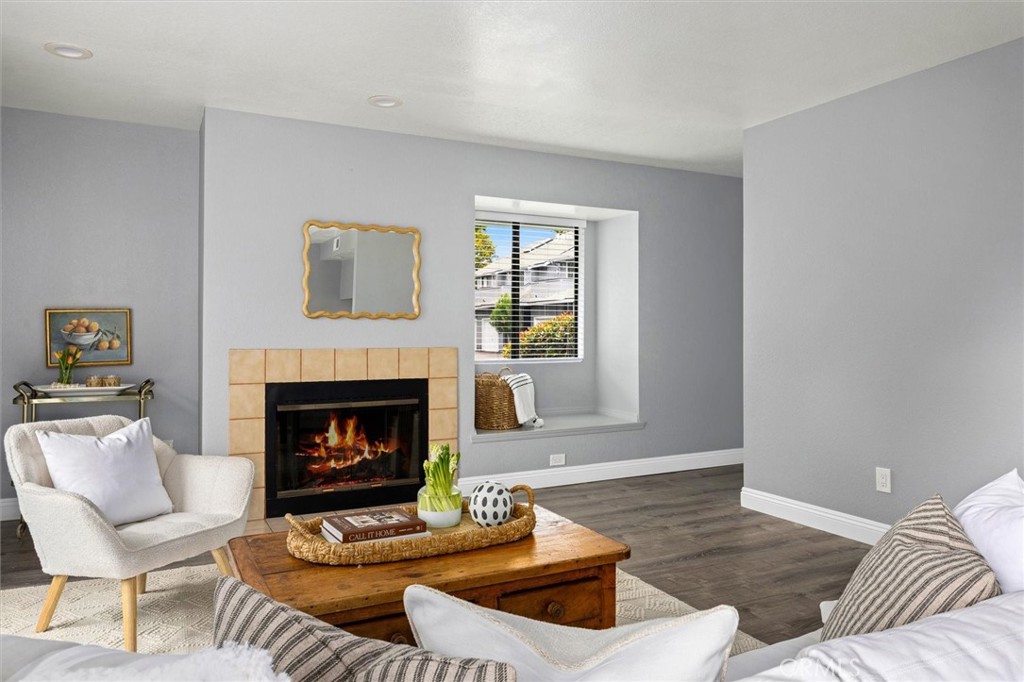 2221 King Court 40