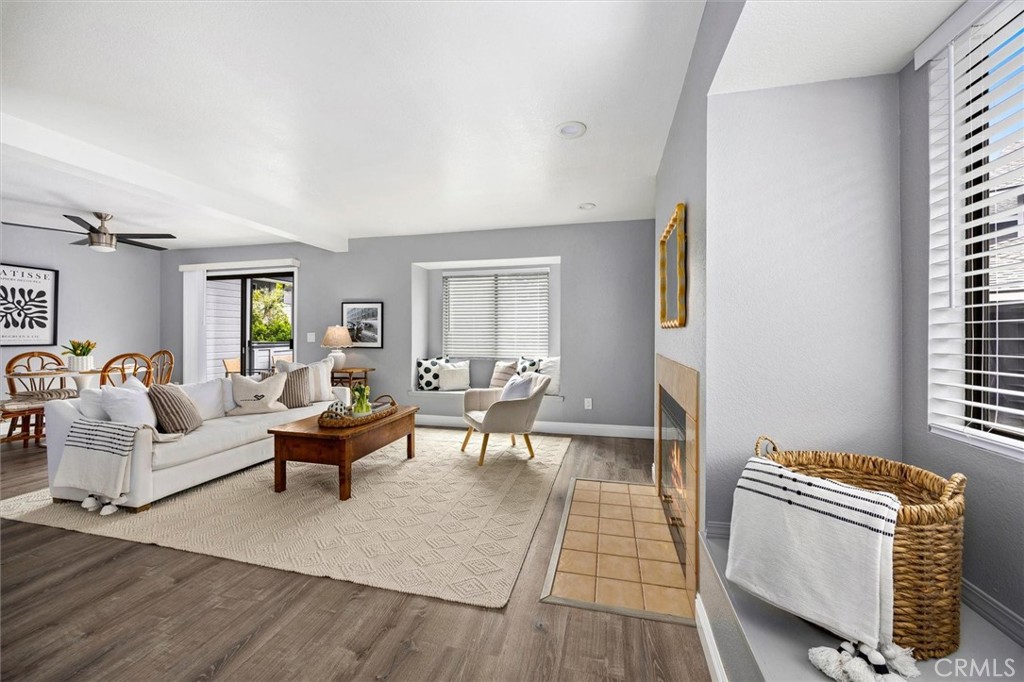 2221 King Court 40