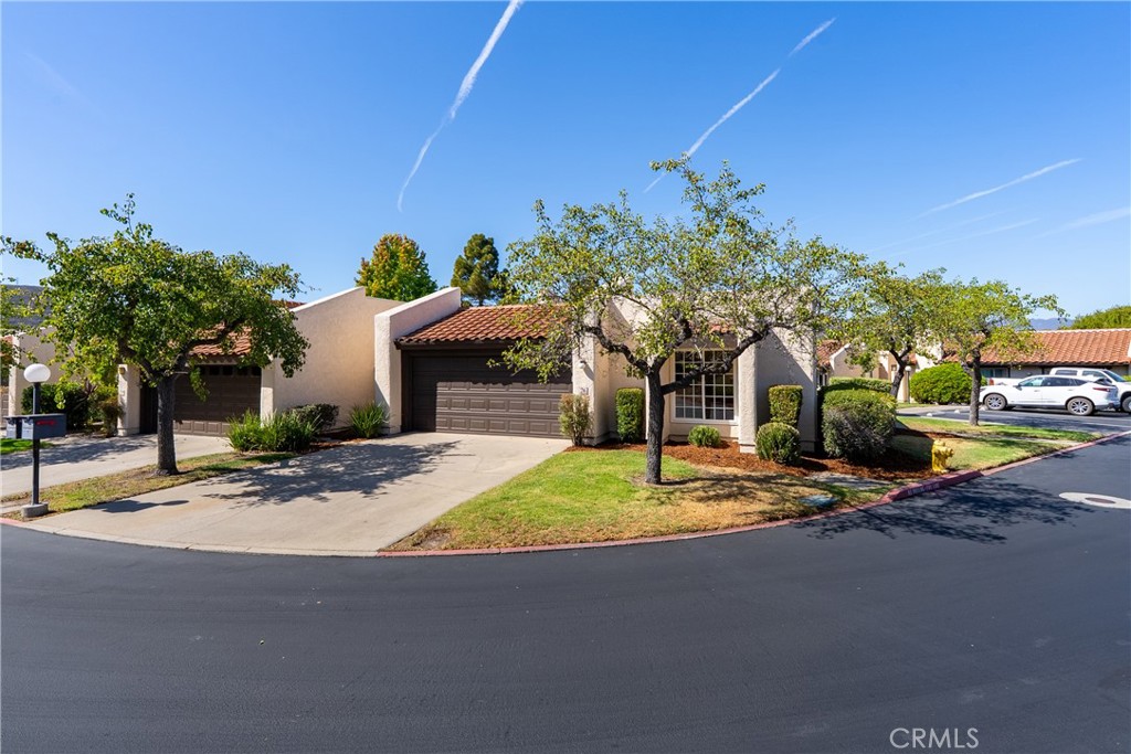 26 Los Palos Drive