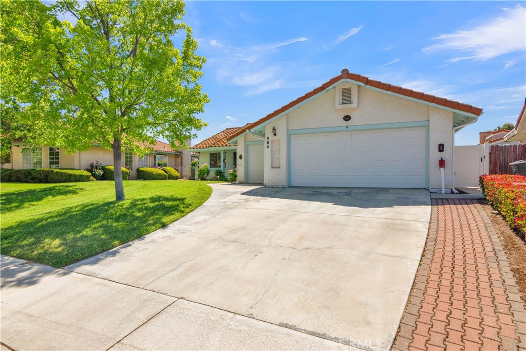 904 Torrey Pines Drive