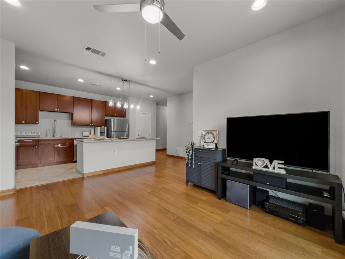 1220 W TRINITY MILLS Road 2005