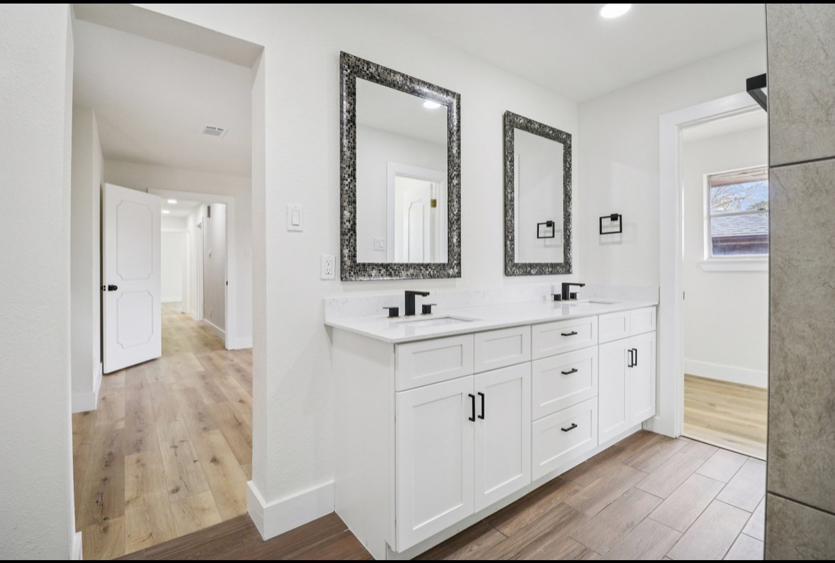 1835 E Cedar Elm Drive