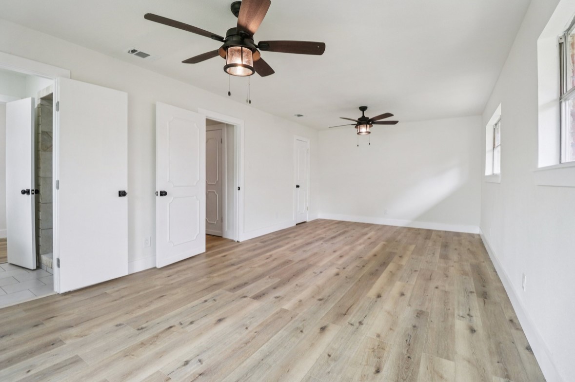 1835 E Cedar Elm Drive