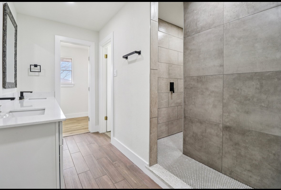 1835 E Cedar Elm Drive