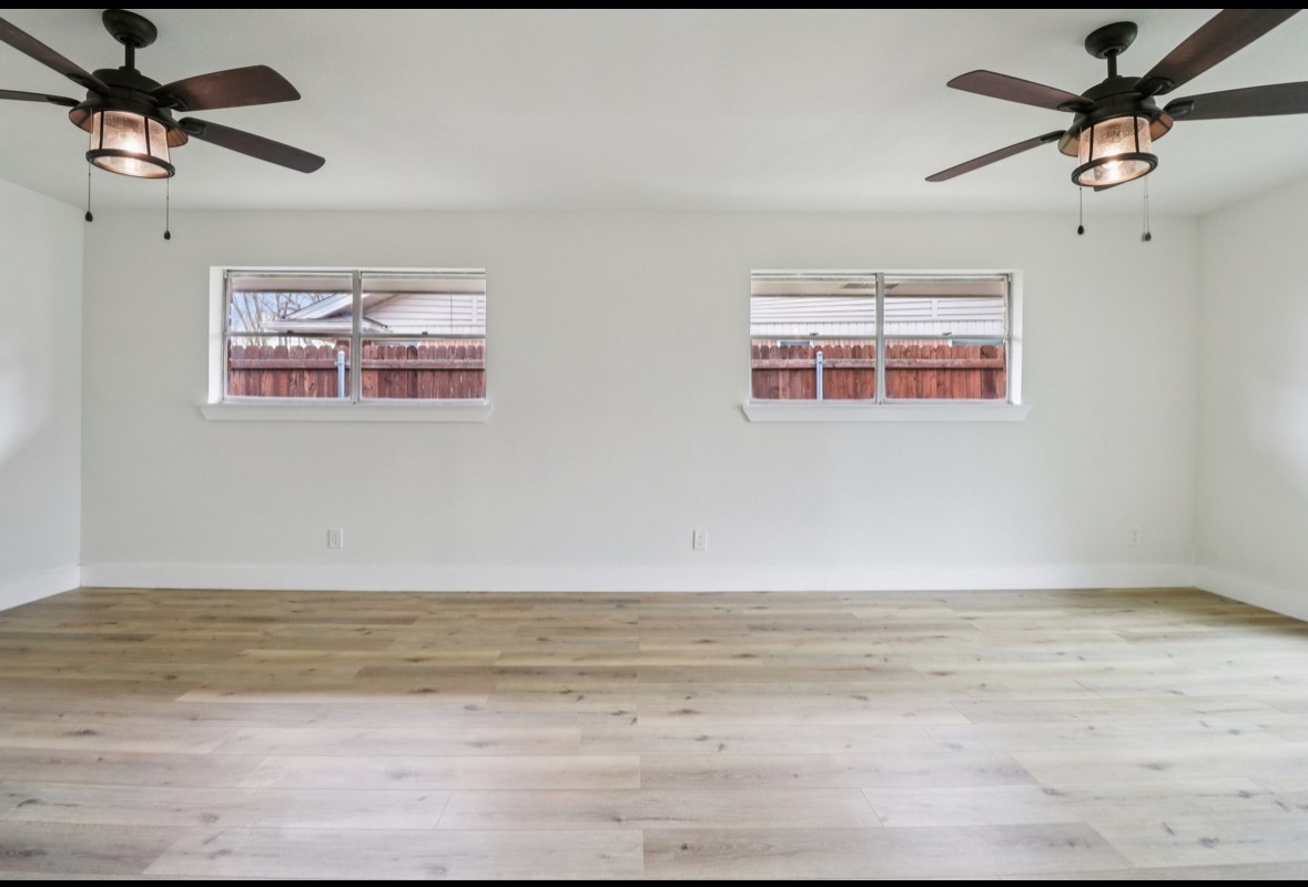 1835 E Cedar Elm Drive