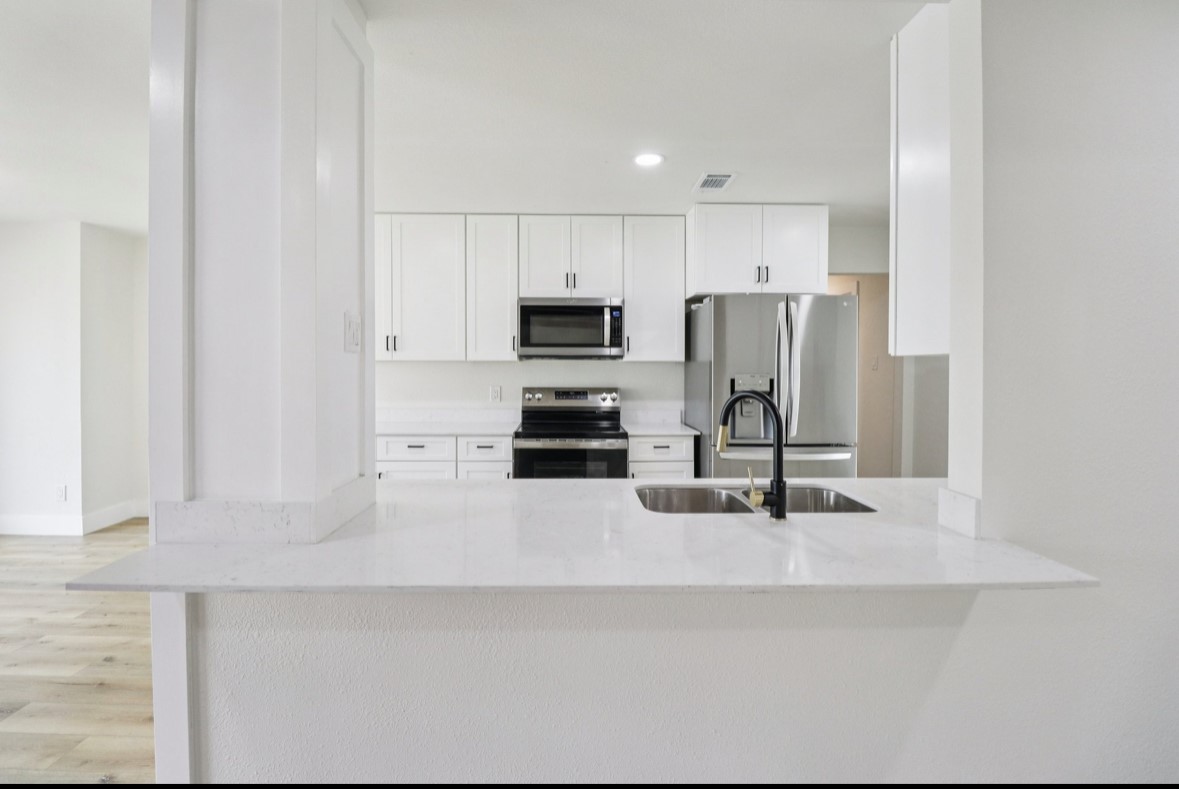 1835 E Cedar Elm Drive