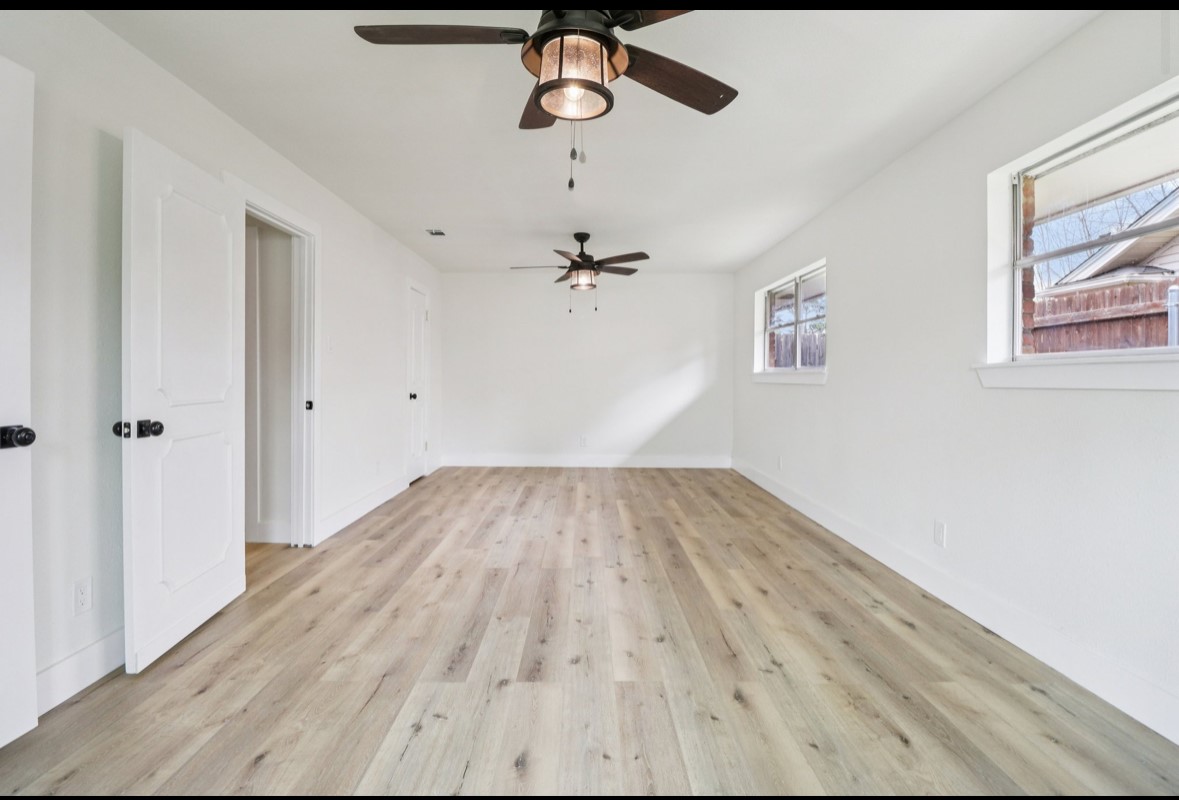 1835 E Cedar Elm Drive