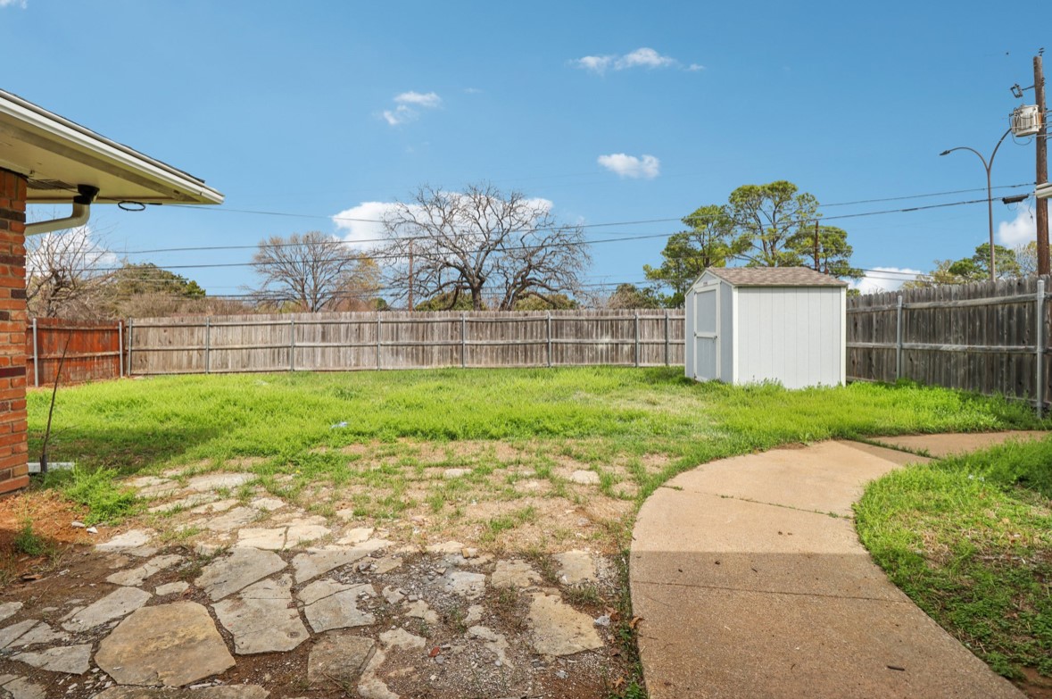 1835 E Cedar Elm Drive