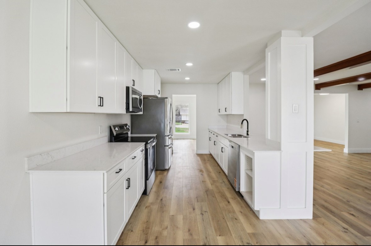 1835 E Cedar Elm Drive