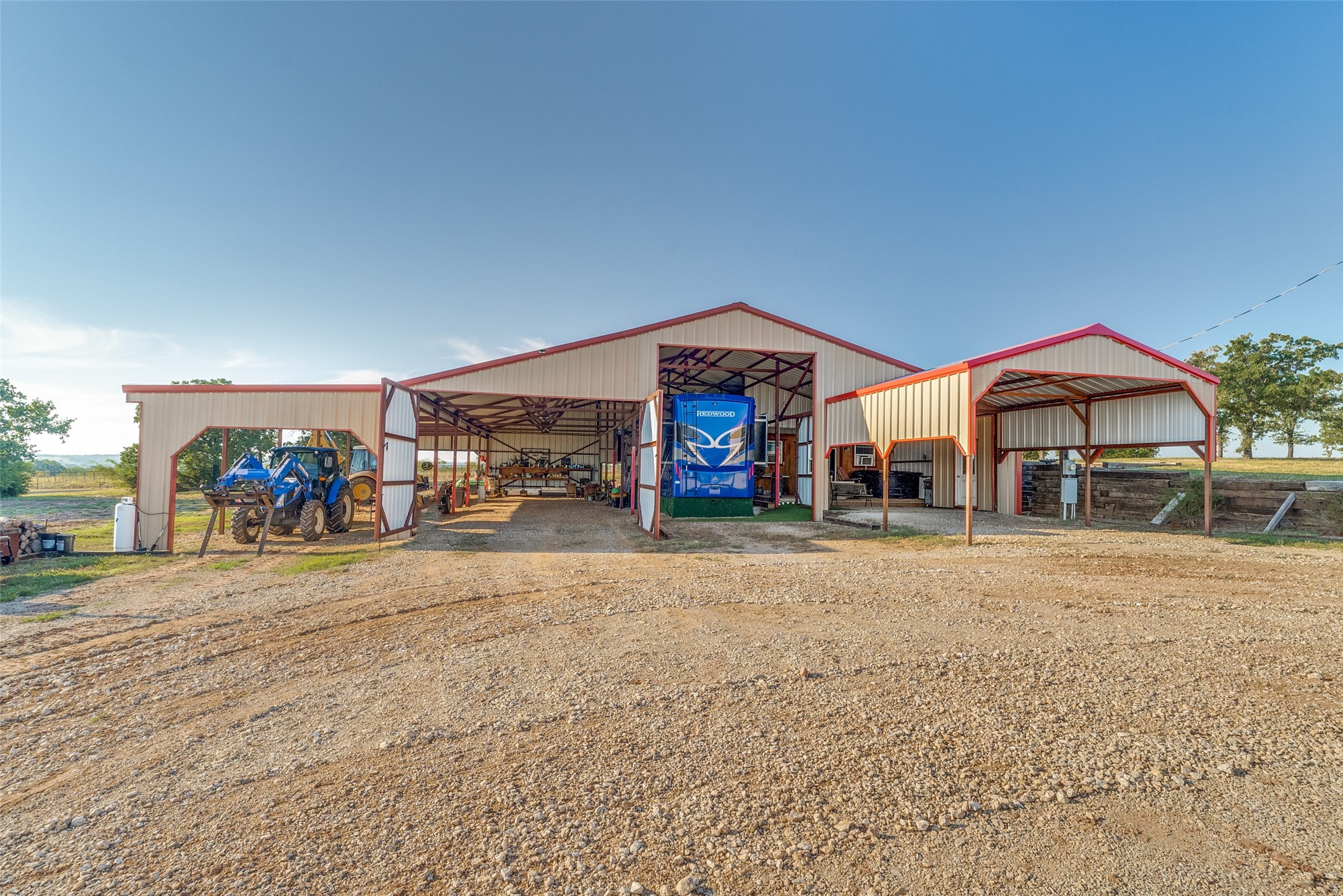 689 County Road 3737
