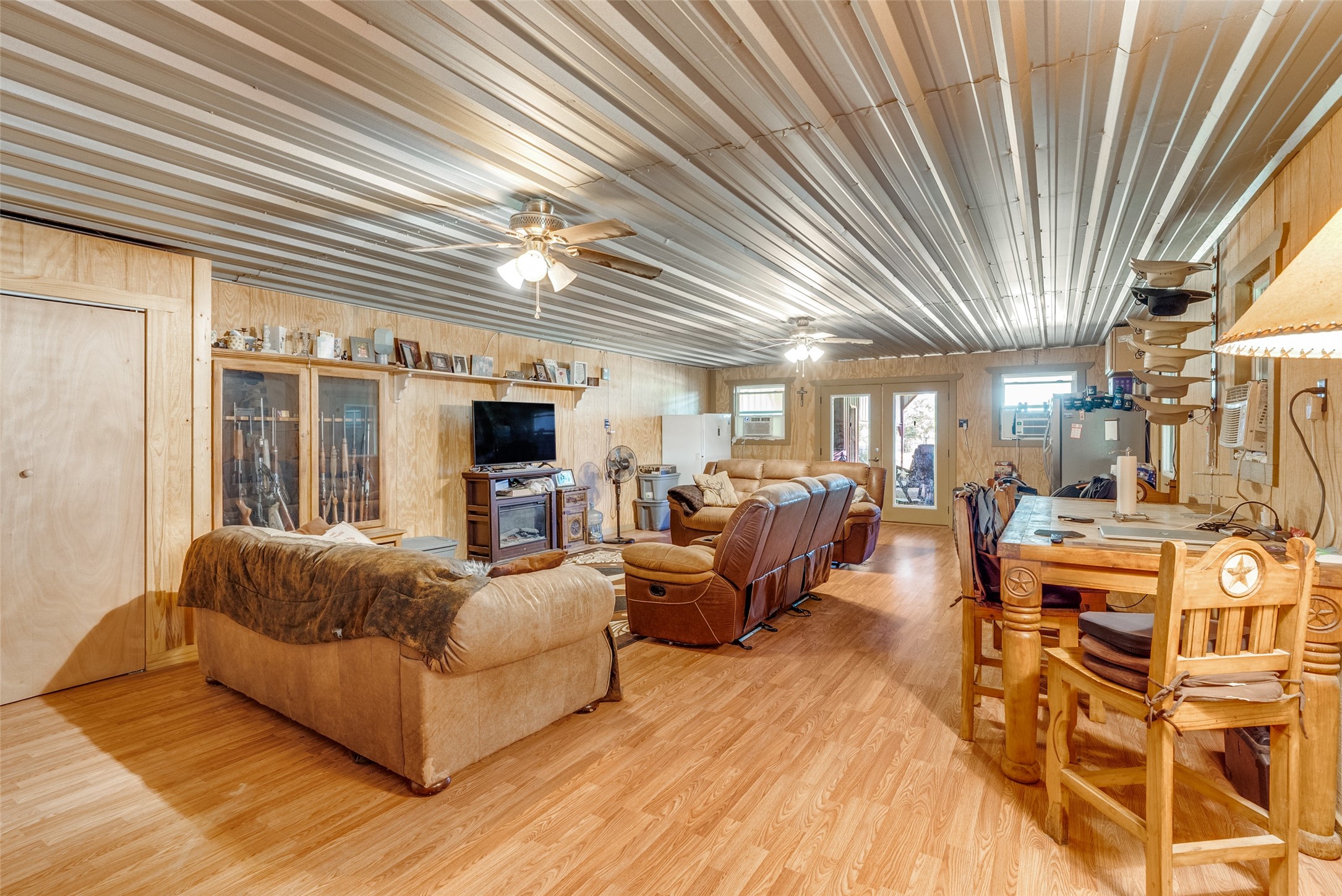 689 County Road 3737