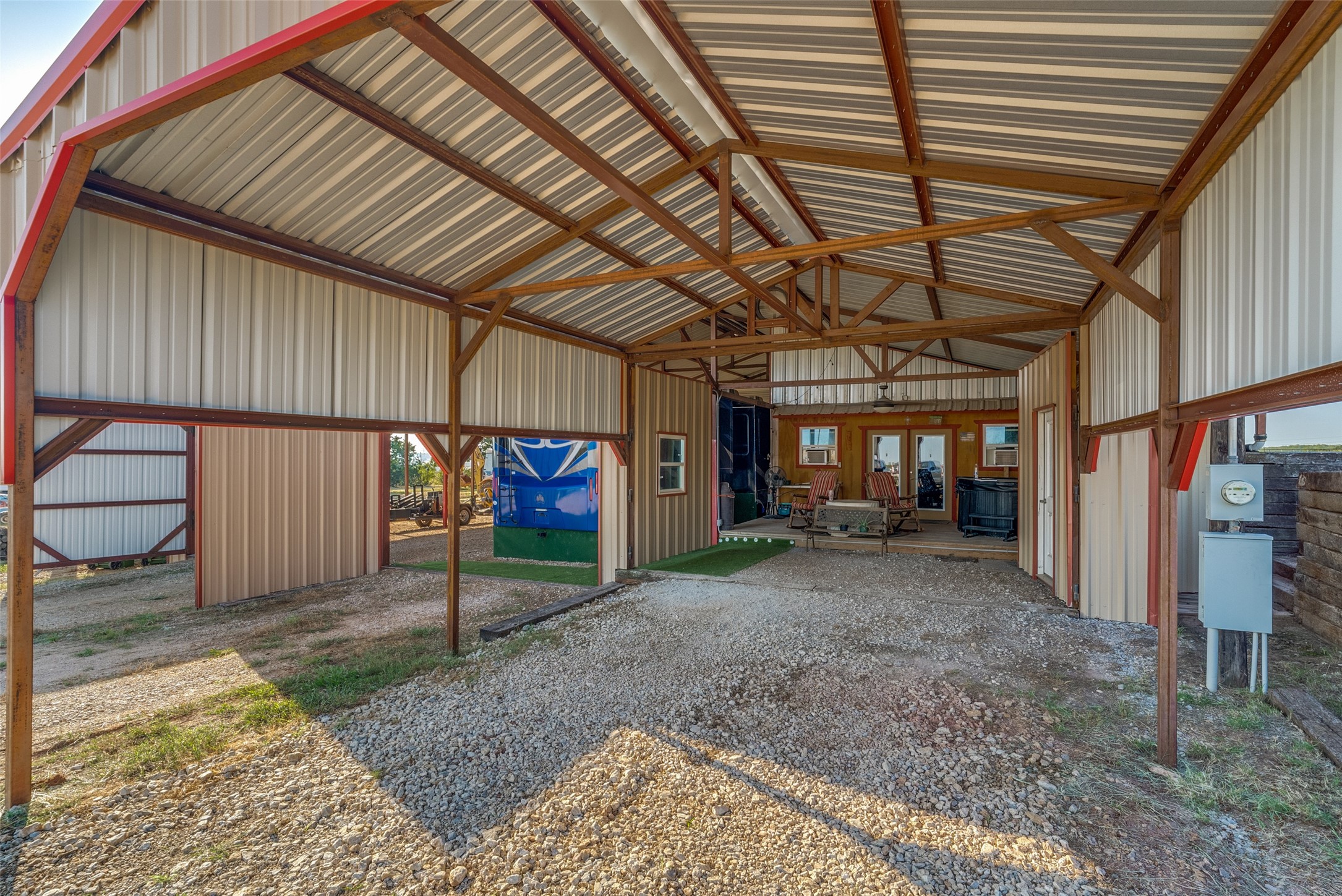 689 County Road 3737