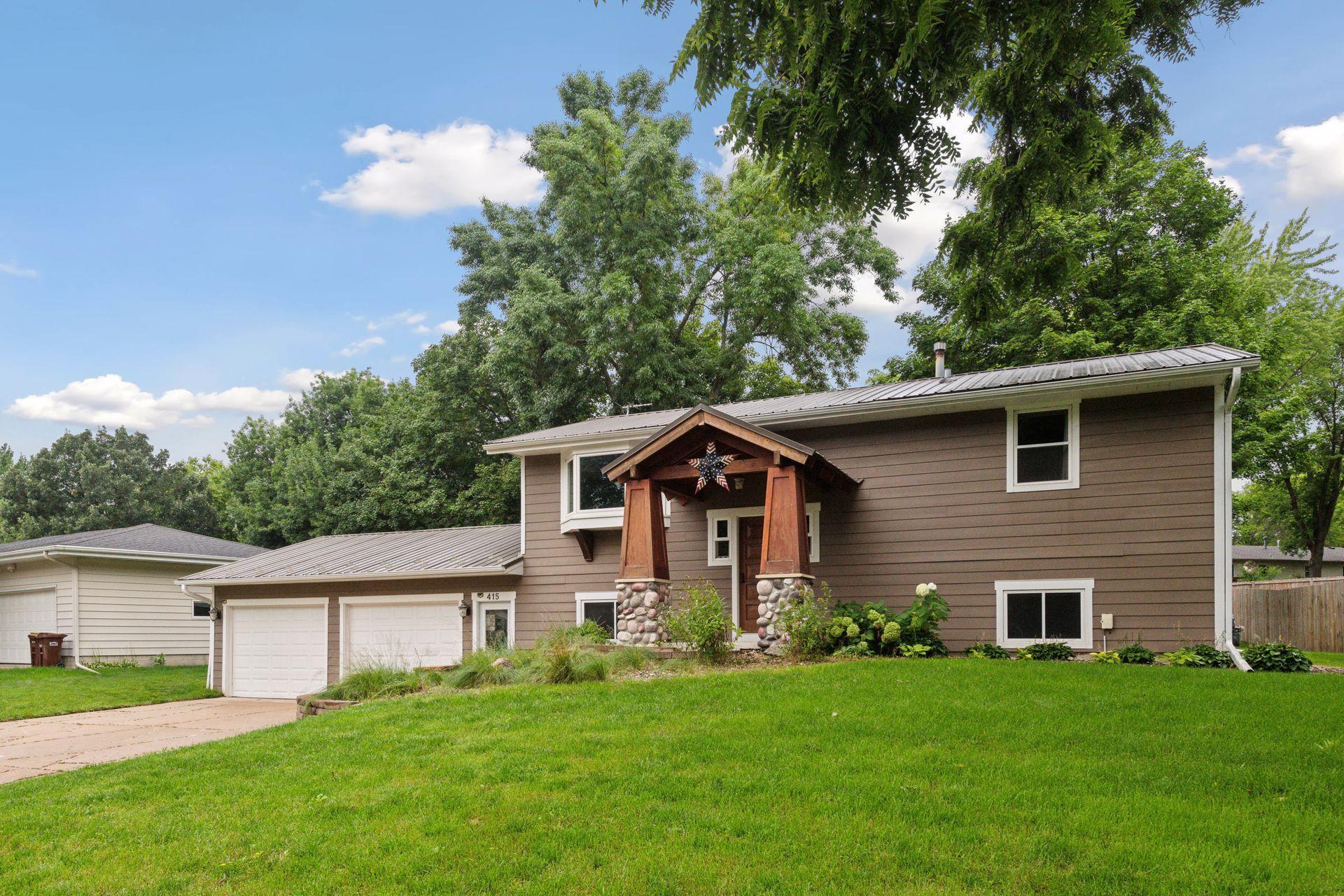 415 Adams Drive W