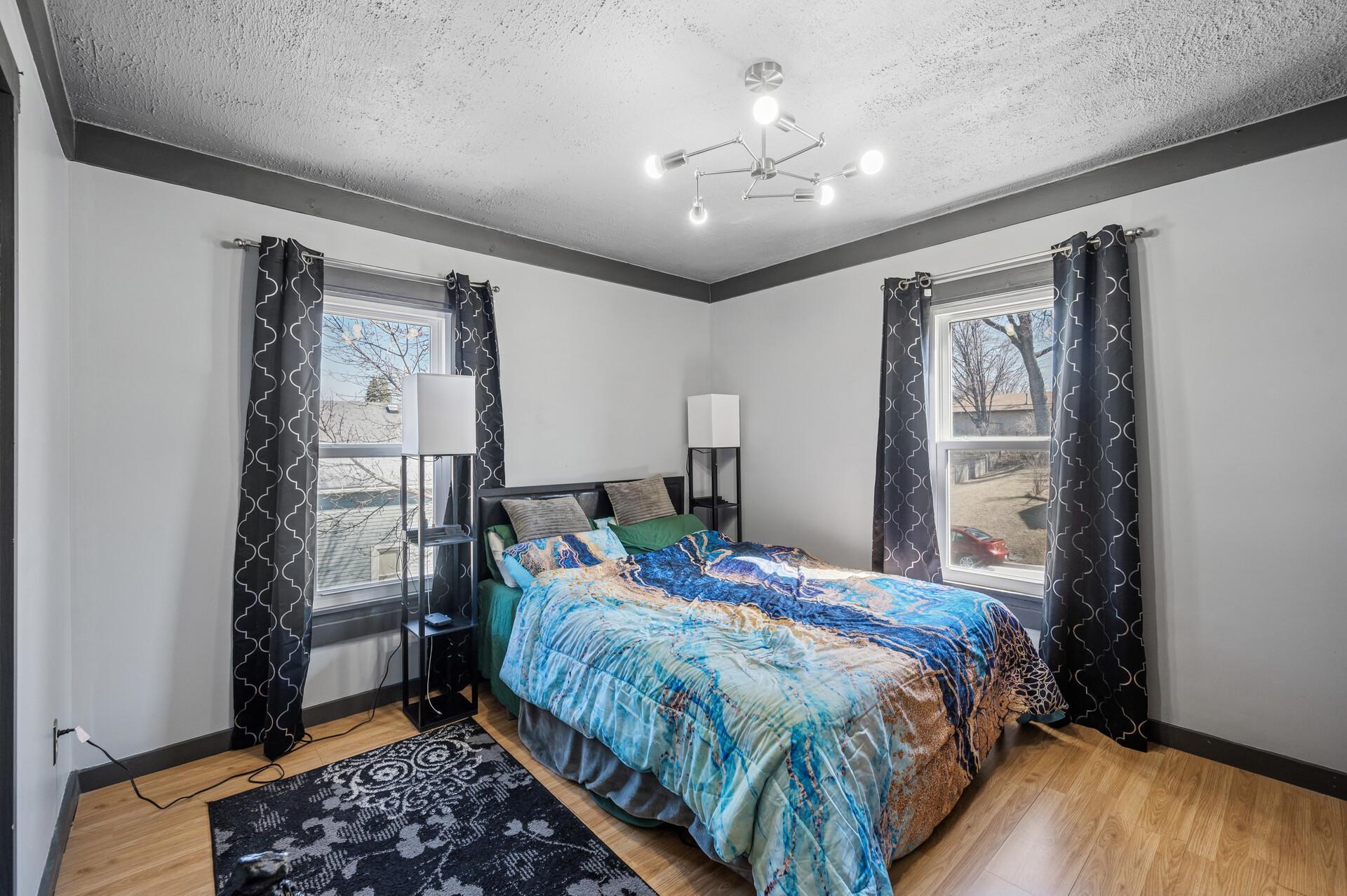 120 Elm Street E