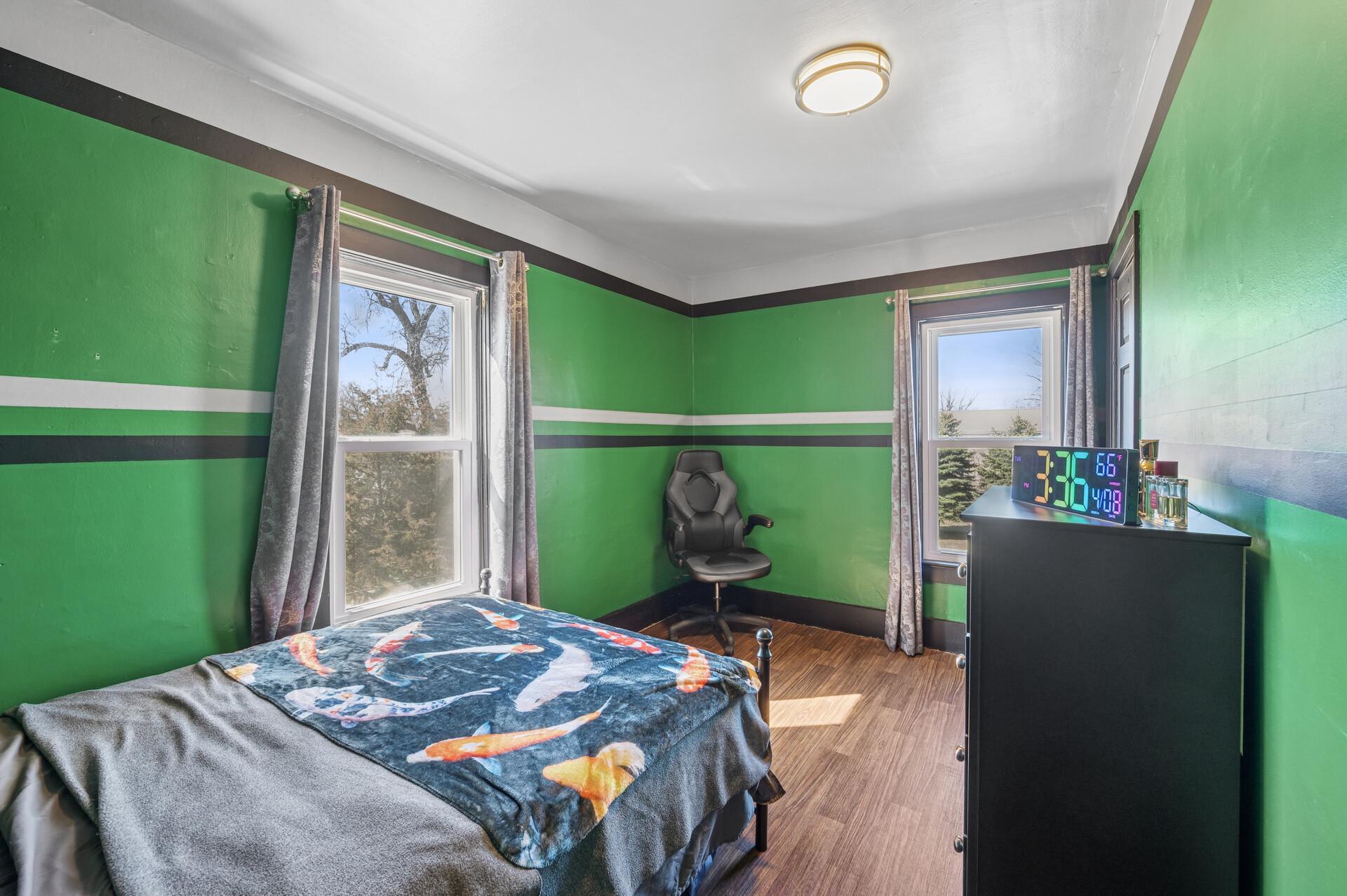 120 Elm Street E