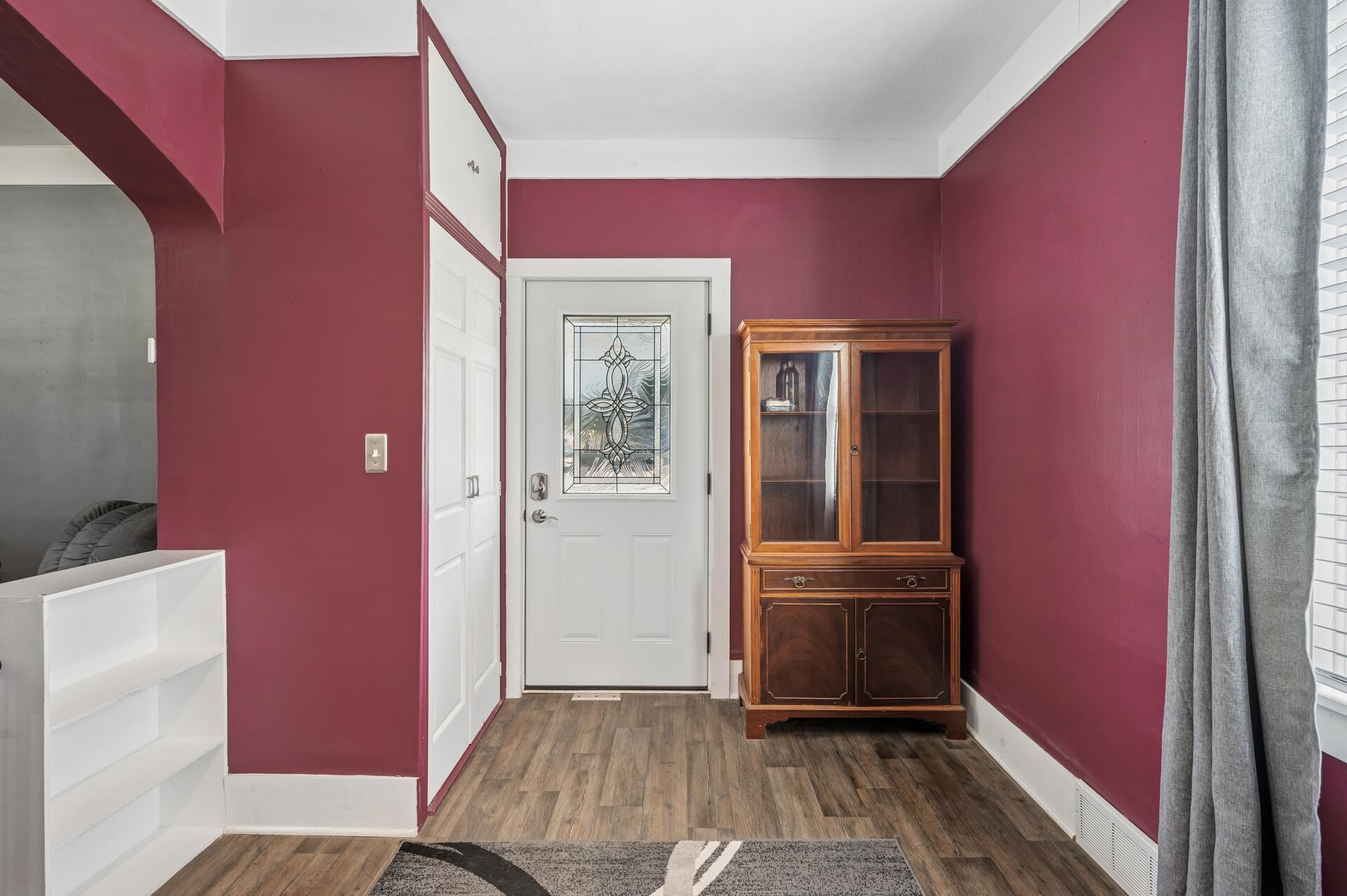 120 Elm Street E